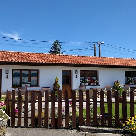 Apartamentos Rurales Knicasia Quintueles Zewnętrze zdjęcie